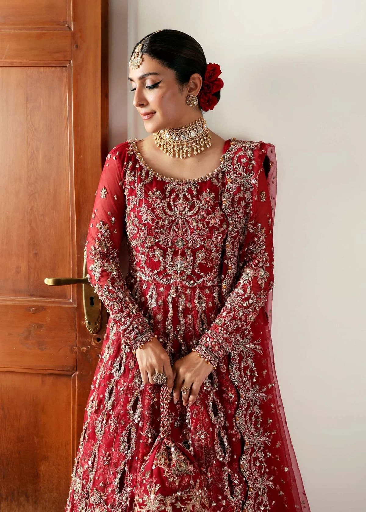 Kanwal Malik Gul Hand Embellished Organza Party Wear Suit – Model Front View Kanwal Malik Gul Hand Embellished Organza Party Wear Suit - Model Front Look | Pakistani Designer Replica Wholesale | IQNAZ