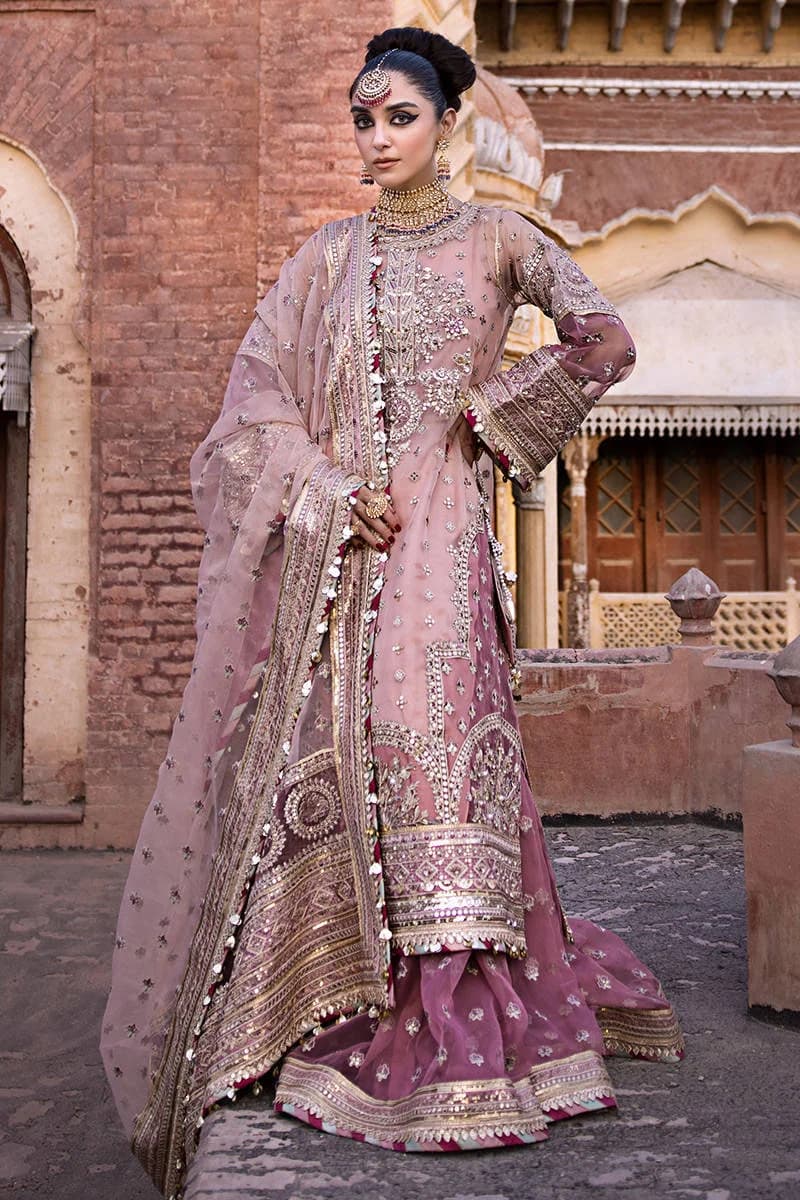 Mohsin Naveed Ranjha Aarzoo Embroidered Organza Party Wear Suit – Model Front View Mohsin Naveed Ranjha Aarzoo Embroidered Organza Party Wear Suit - Model Front Look | Pakistani Designer Replica Wholesale | IQNAZ
